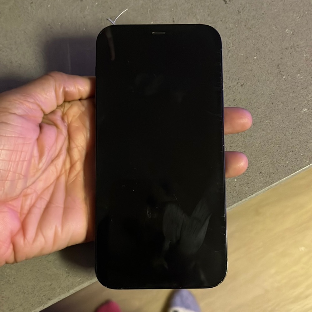 iPhone 12 Pro 256 go att carrier for sale! Perfect condition! Works just fine